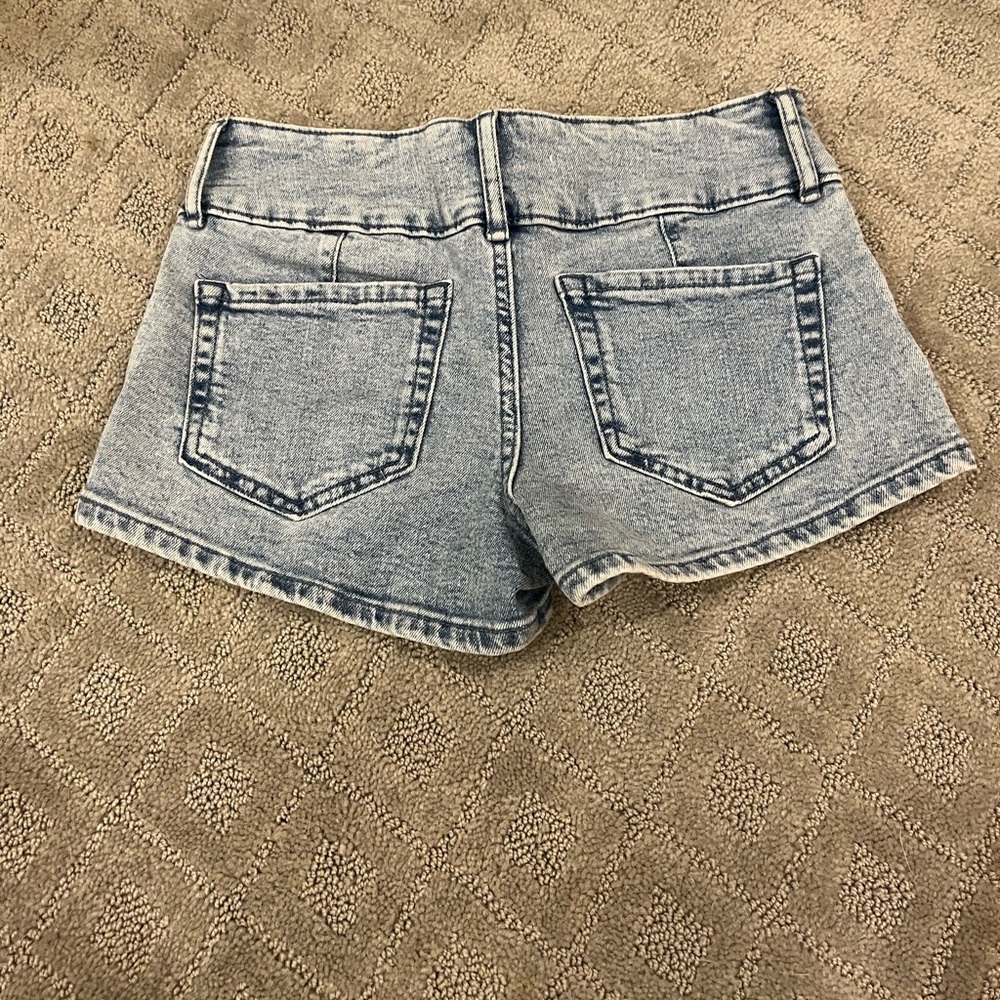 PacSun Light Wash Denim Jean Shorts - Picture 6 of 6